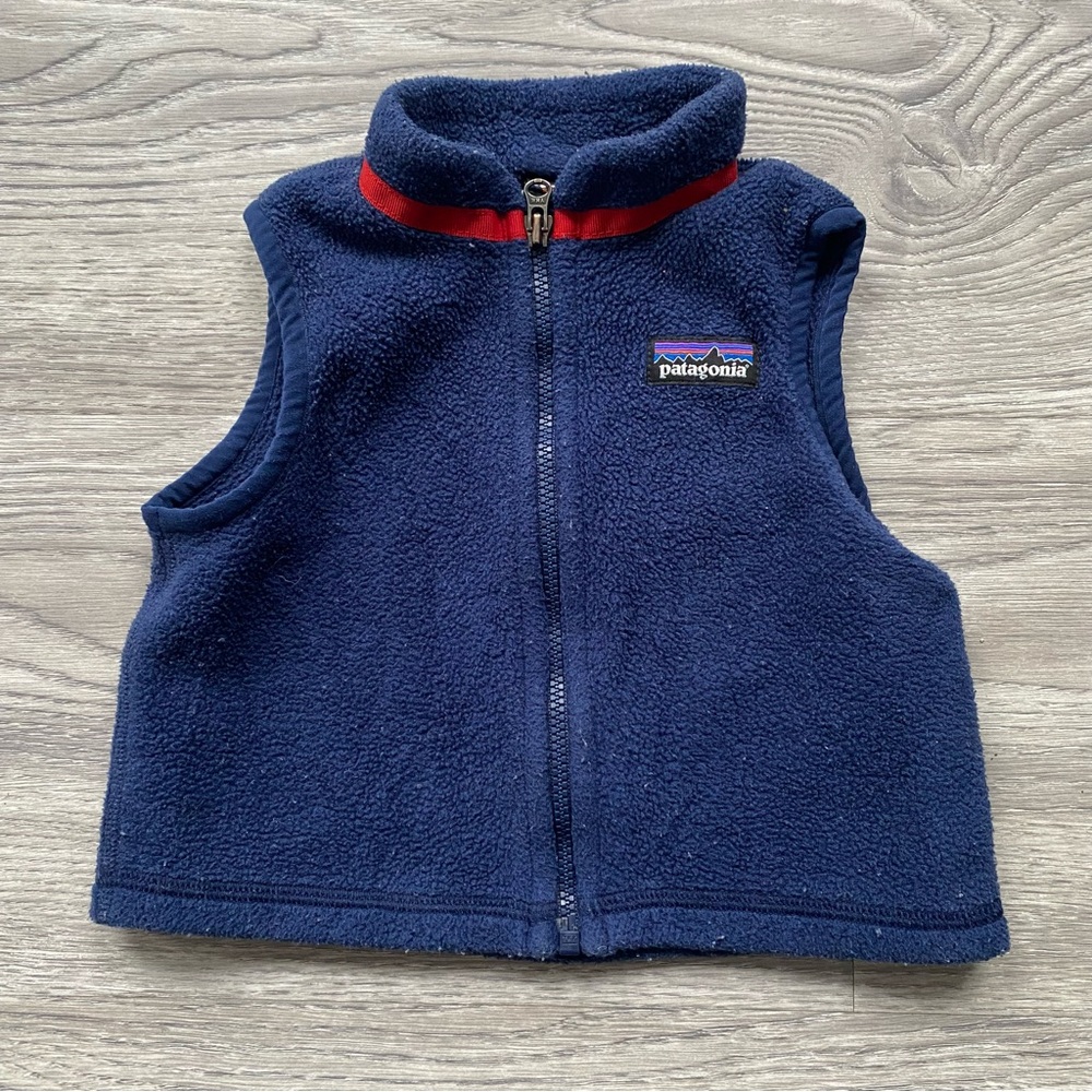 Patagonia Infant Synchilla Navy Fleece Vest Size 6-12M